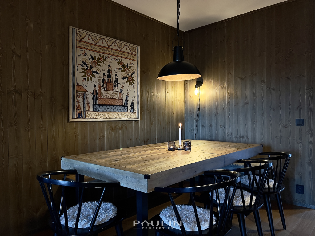 fjllbcken_18e_dining_table