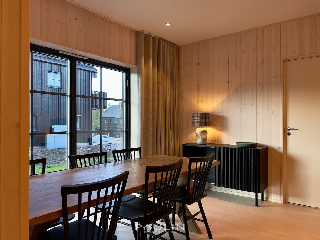 fjllbcken_4c_dining_table