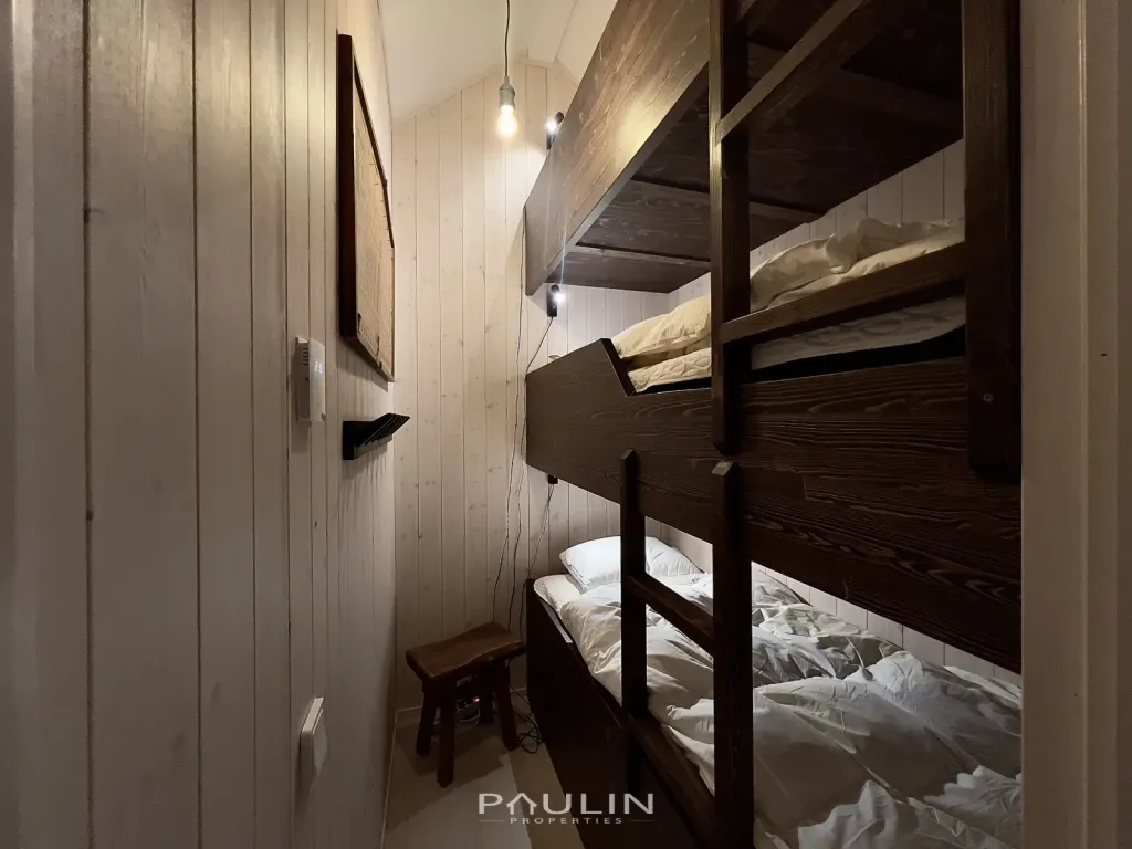 Schlafzimmer 2 (90/90/90 cm)