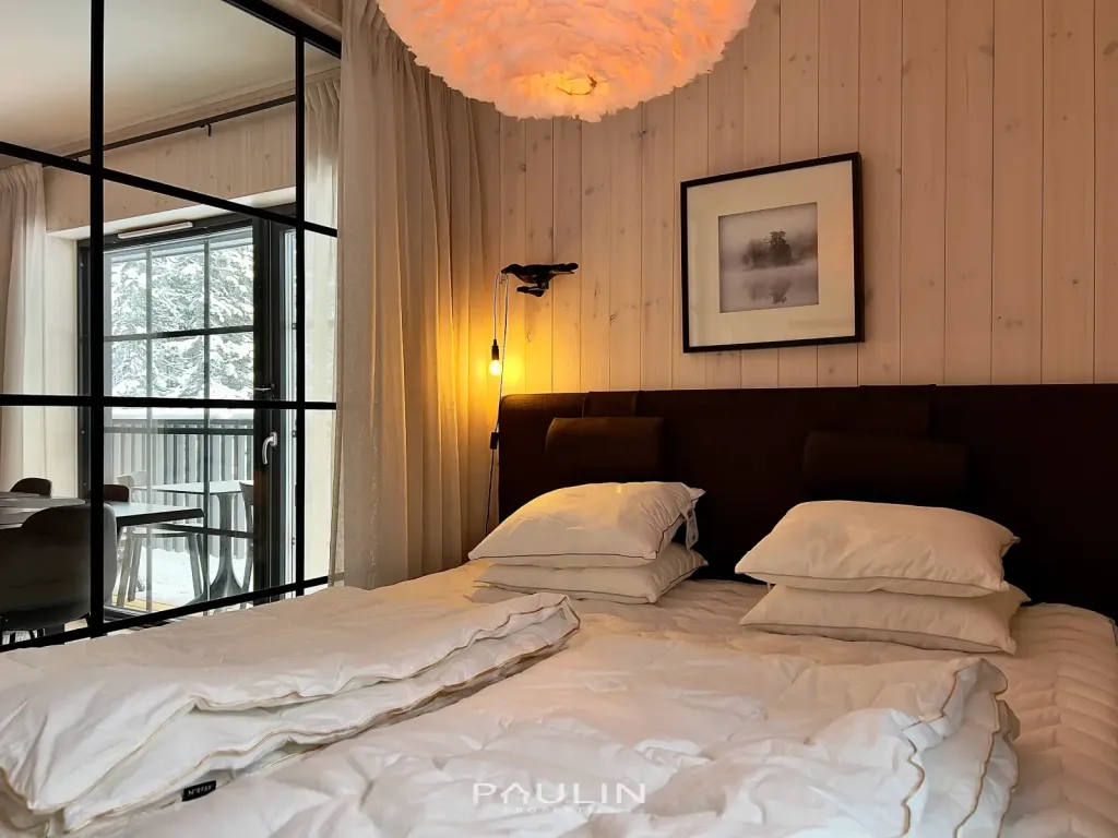 Schlafzimmer 1 (160 cm)