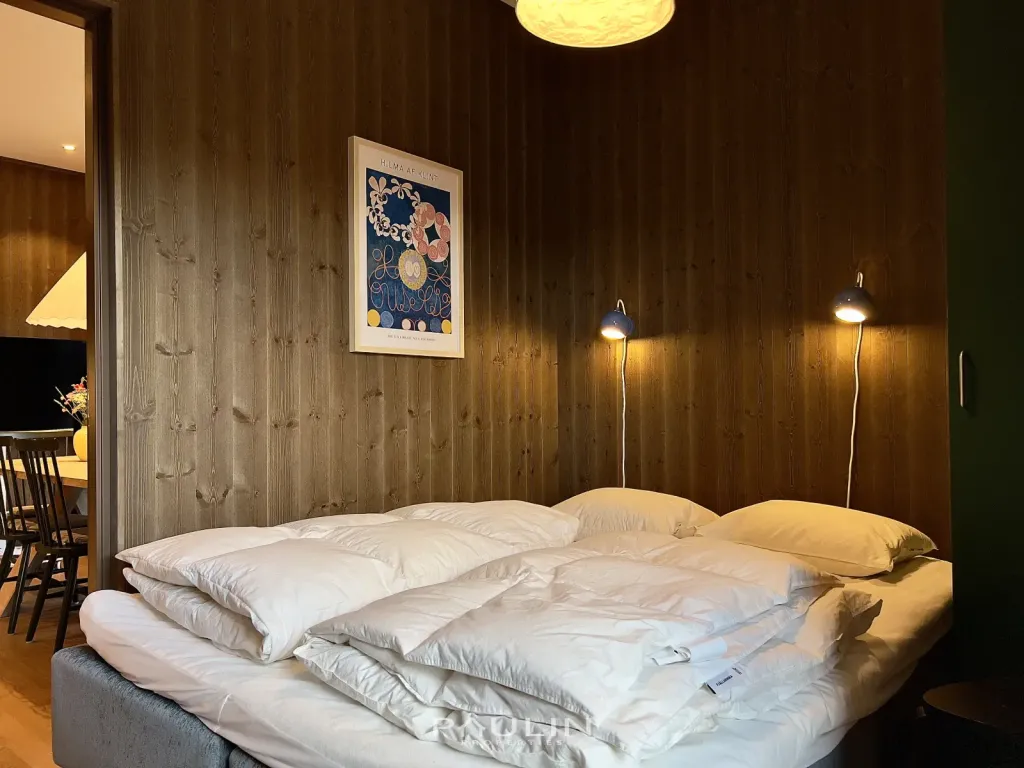 Schlafzimmer 1 (160 cm)