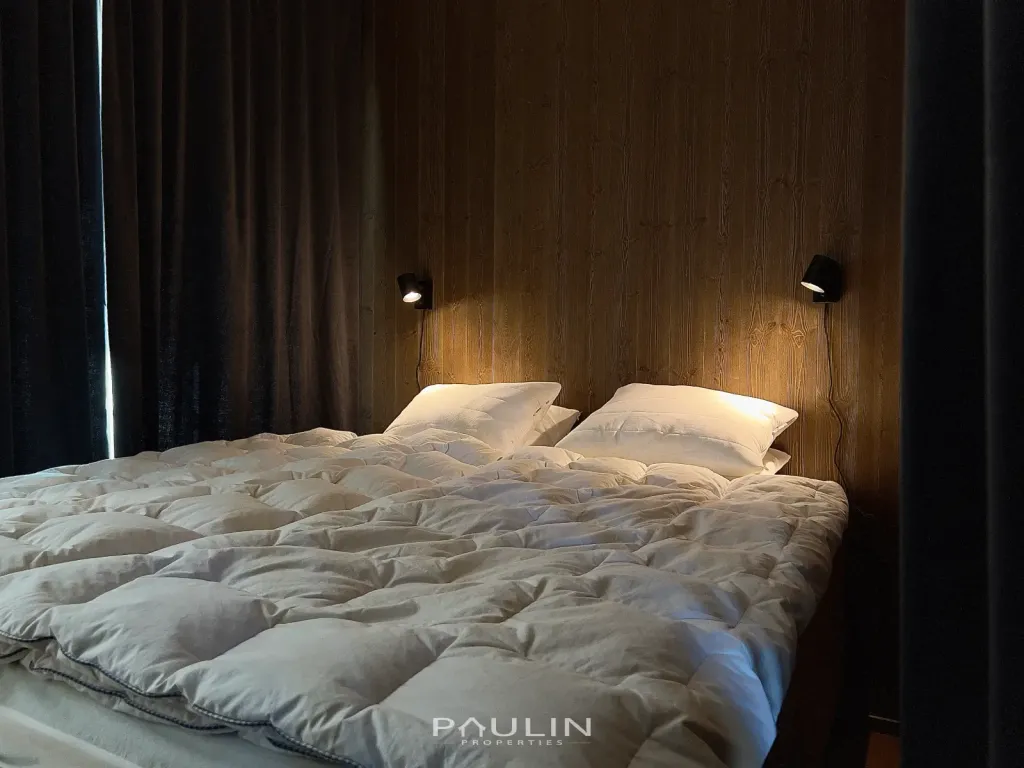 Schlafzimmer 1 (160 cm)