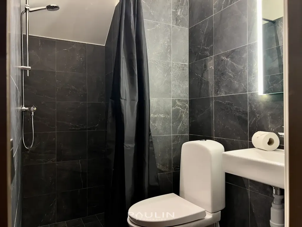 Bathroom2
