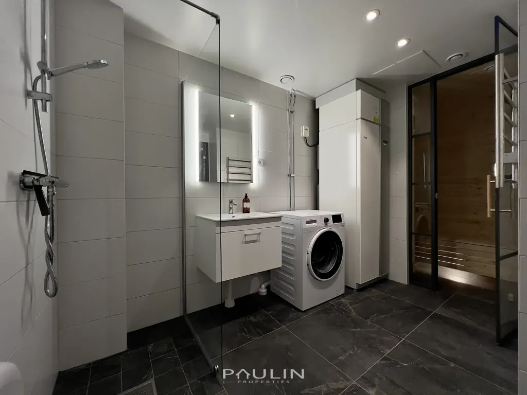 Bathroom1