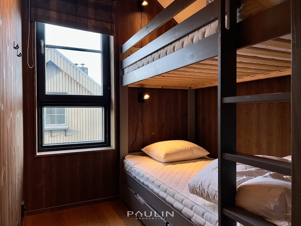 paulin-properties-fjallbacken-8f-loft-bedroom2