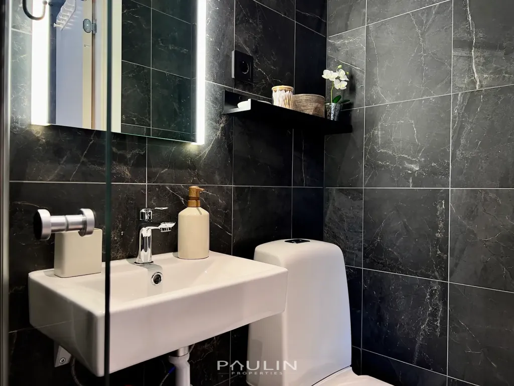 Bathroom2