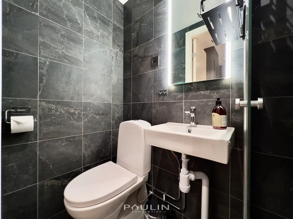 Bathroom2