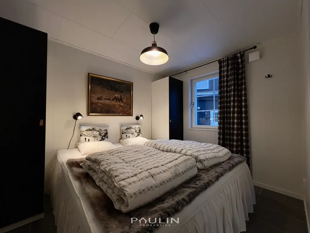 Schlafzimmer 1 (160 cm)