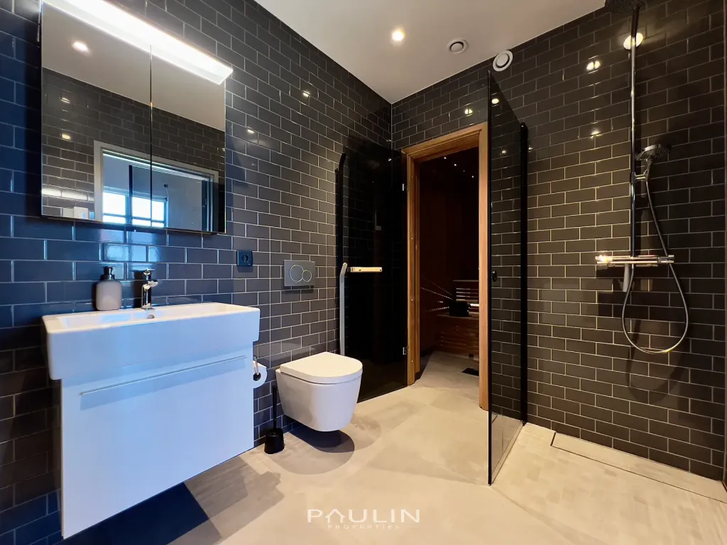 Bathroom1