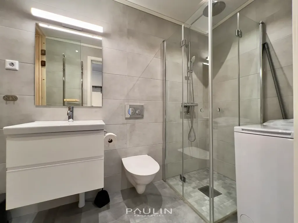 Bathroom1