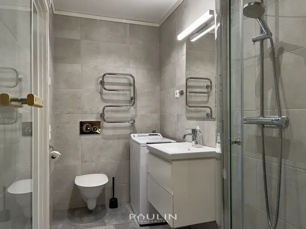 Bathroom1