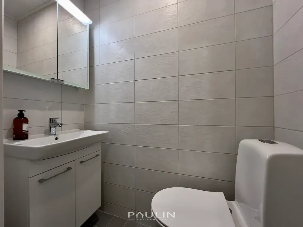 Bathroom2