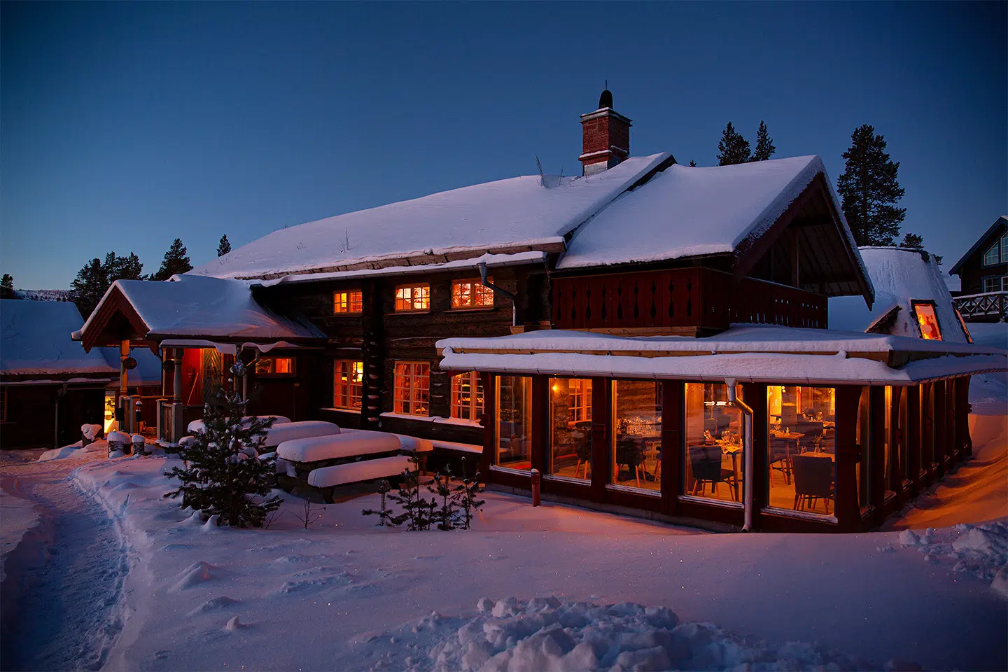 Frö Restaurang i Sälen Hundfjället – modern fjällrestaurang med mat, dryck och utsikt över fjällen